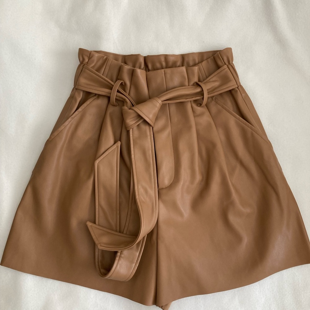 ZARA shorts size M color Tan